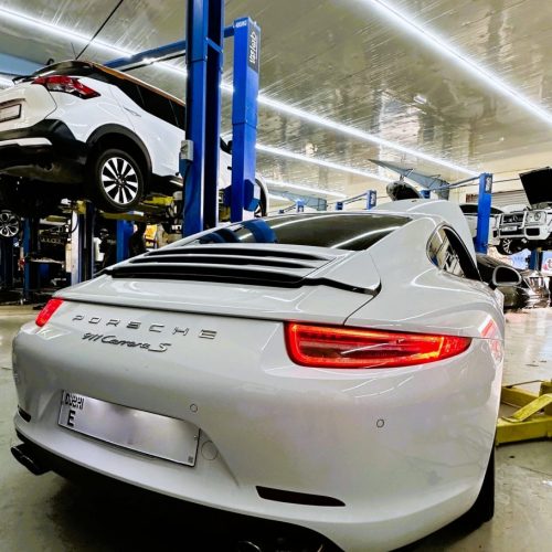 Porsche-Service-and-Repair-Specialist-in-Dubai-scaled